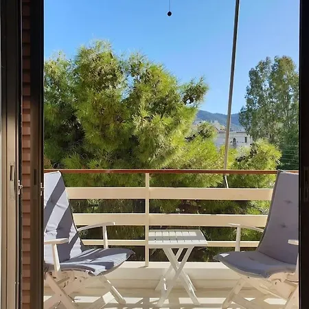 Rooftop Studio Apt - 5 Min Walk To Holargos Metro-2